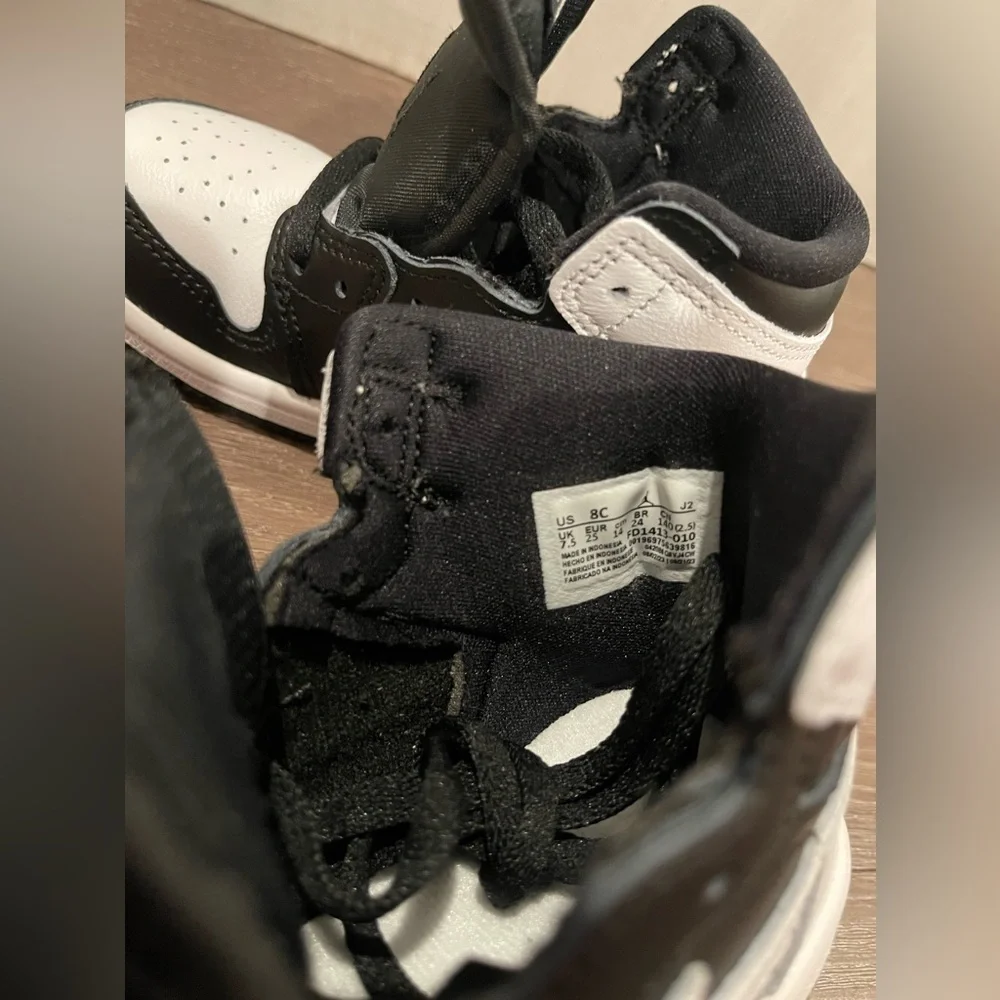 Jordan 1 Retro High OG Black White (TD) - Picture 6 of 9